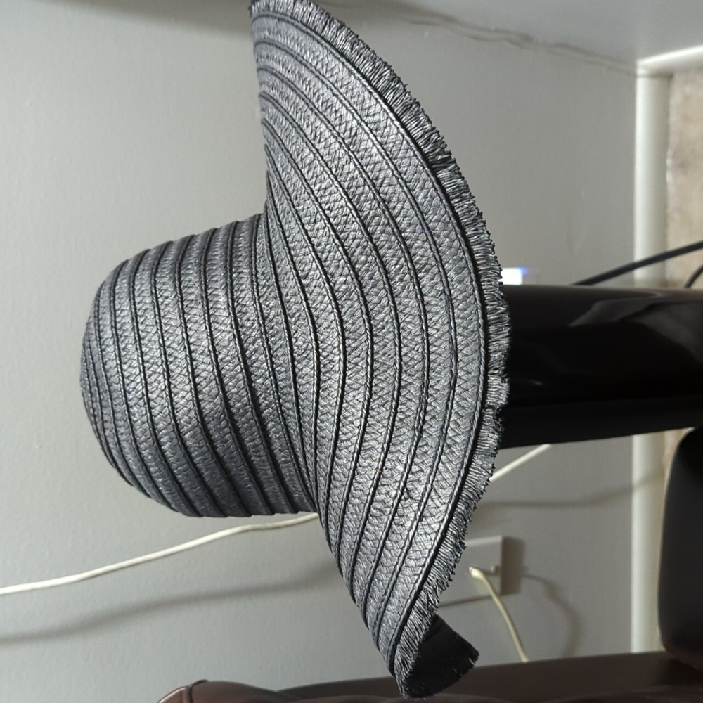 Black Beach hat